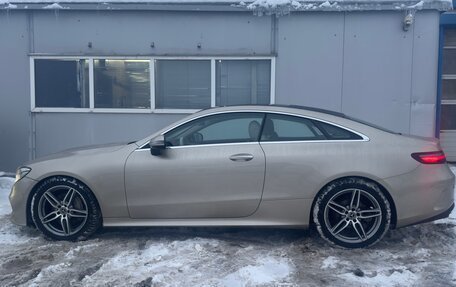 Mercedes-Benz E-Класс, 2018 год, 3 590 000 рублей, 4 фотография