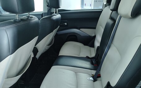 Mitsubishi Outlander III рестайлинг 3, 2007 год, 927 000 рублей, 13 фотография