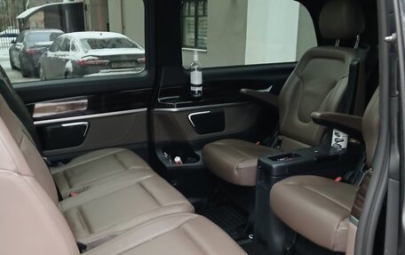 Mercedes-Benz V-Класс, 2020 год, 5 800 000 рублей, 4 фотография