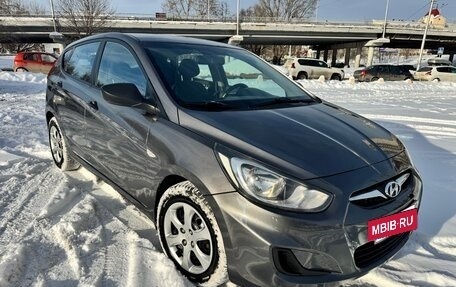 Hyundai Solaris II рестайлинг, 2012 год, 750 000 рублей, 2 фотография