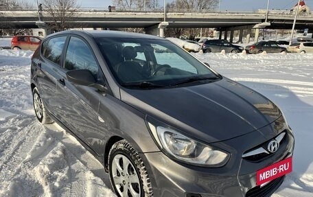 Hyundai Solaris II рестайлинг, 2012 год, 750 000 рублей, 11 фотография