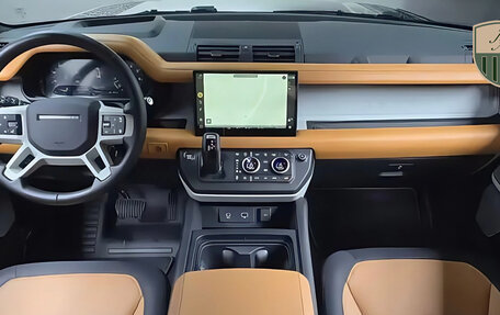 Land Rover Defender II, 2023 год, 10 220 000 рублей, 2 фотография