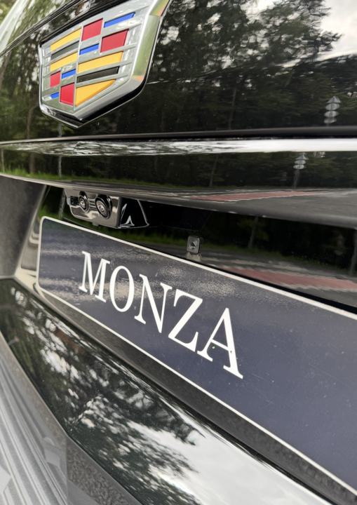 Cadillac Escalade V, 2025 год, 19 750 000 рублей, 13 фотография