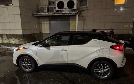 Toyota C-HR I рестайлинг, 2023 год, 4 500 000 рублей, 1 фотография