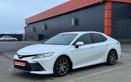 Toyota Camry, 2021 год, 2 850 000 рублей, 1 фотография