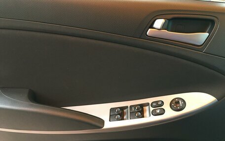 Hyundai Solaris II рестайлинг, 2016 год, 1 200 000 рублей, 8 фотография