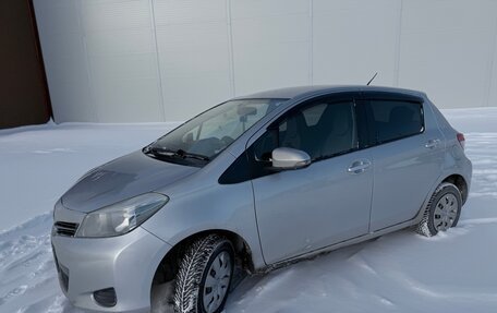 Toyota Vitz, 2012 год, 1 000 000 рублей, 2 фотография