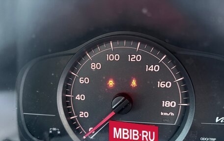 Toyota Vitz, 2012 год, 1 000 000 рублей, 8 фотография