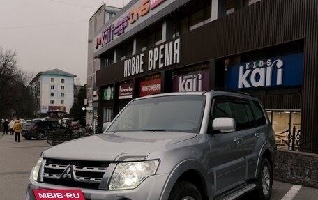 Mitsubishi Pajero IV, 2011 год, 2 500 000 рублей, 2 фотография