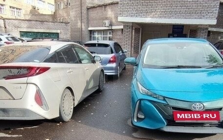 Toyota Prius IV XW50, 2017 год, 2 199 999 рублей, 12 фотография