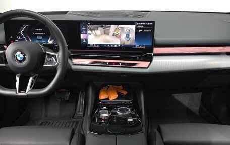 BMW 5 серия, 2025 год, 6 946 000 рублей, 6 фотография