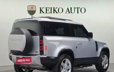 Land Rover Defender II, 2022 год, 8 800 000 рублей, 4 фотография