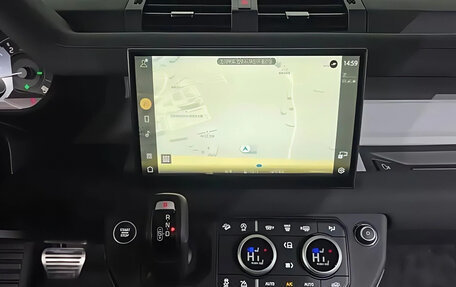 Land Rover Defender II, 2022 год, 8 800 000 рублей, 11 фотография