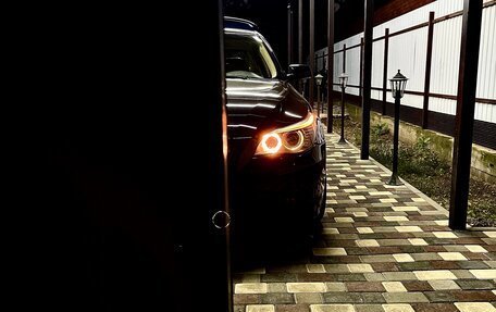 BMW 5 серия, 2004 год, 930 000 рублей, 1 фотография