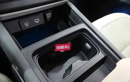 Land Rover Defender II, 2021 год, 9 200 000 рублей, 10 фотография