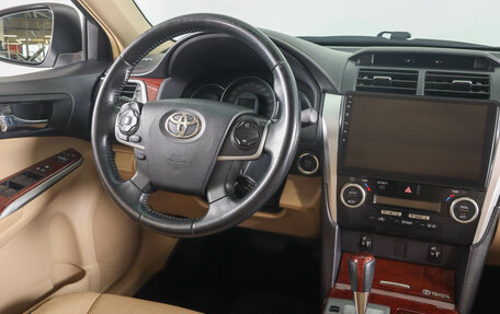 Toyota Camry, 2012 год, 1 999 000 рублей, 14 фотография