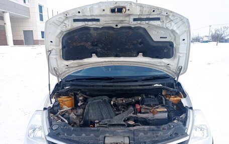 Nissan Tiida, 2005 год, 600 000 рублей, 14 фотография