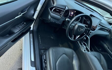 Toyota Camry, 2021 год, 2 850 000 рублей, 5 фотография