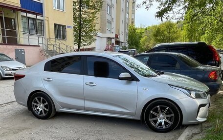 KIA Rio IV, 2017 год, 1 380 000 рублей, 3 фотография