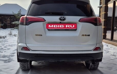 Toyota RAV4, 2019 год, 2 550 000 рублей, 2 фотография