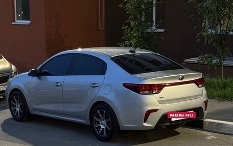 KIA Rio IV, 2017 год, 1 380 000 рублей, 2 фотография