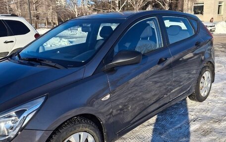 Hyundai Solaris II рестайлинг, 2015 год, 1 150 000 рублей, 3 фотография