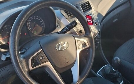 Hyundai Solaris II рестайлинг, 2015 год, 1 150 000 рублей, 5 фотография