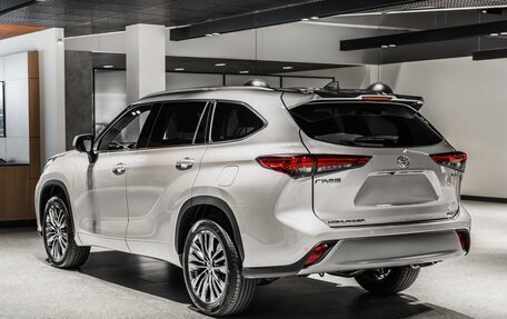 Toyota Highlander, 2025 год, 6 290 000 рублей, 5 фотография