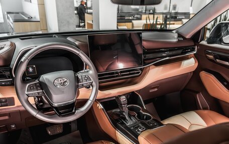 Toyota Highlander, 2025 год, 6 290 000 рублей, 8 фотография