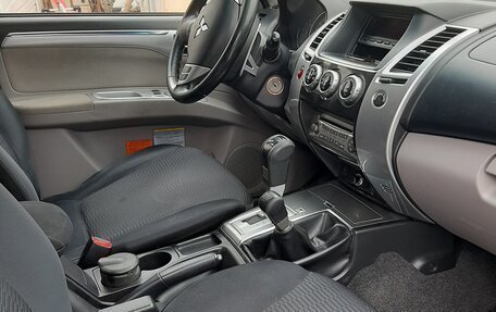 Mitsubishi Pajero Sport II рестайлинг, 2013 год, 2 050 000 рублей, 4 фотография