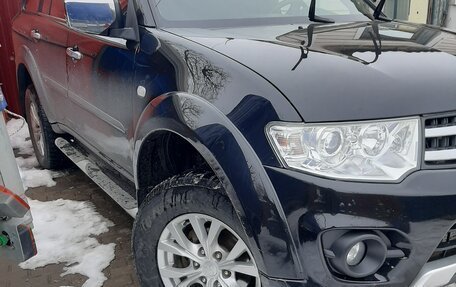 Mitsubishi Pajero Sport II рестайлинг, 2013 год, 2 050 000 рублей, 2 фотография