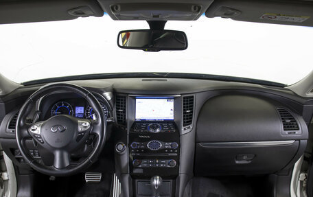 Infiniti QX70, 2016 год, 2 438 000 рублей, 12 фотография