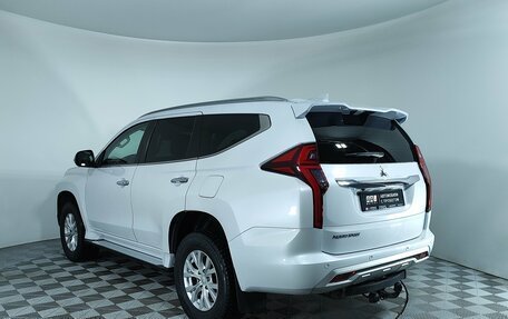 Mitsubishi Pajero Sport III рестайлинг, 2020 год, 3 955 000 рублей, 6 фотография