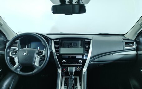 Mitsubishi Pajero Sport III рестайлинг, 2020 год, 3 955 000 рублей, 25 фотография