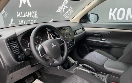 Mitsubishi Outlander III рестайлинг 3, 2012 год, 1 575 000 рублей, 12 фотография