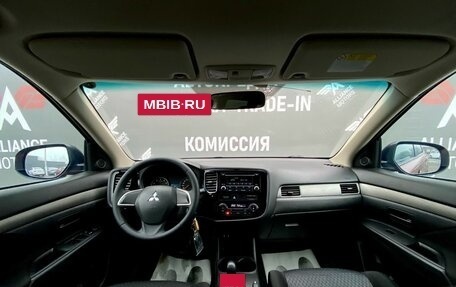 Mitsubishi Outlander III рестайлинг 3, 2012 год, 1 575 000 рублей, 14 фотография