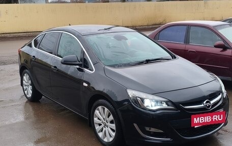 Opel Astra J, 2014 год, 950 000 рублей, 2 фотография