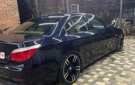 BMW 5 серия, 2004 год, 930 000 рублей, 2 фотография