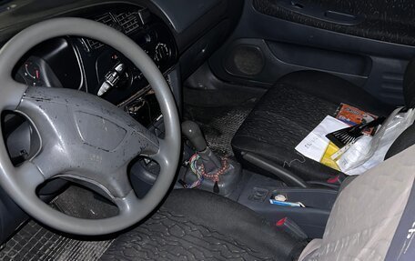 Mitsubishi Colt VI рестайлинг, 2001 год, 93 000 рублей, 6 фотография