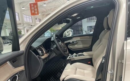 Volvo XC90 II рестайлинг, 2025 год, 7 500 000 рублей, 6 фотография