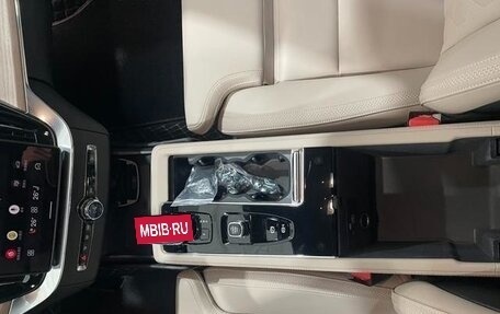 Volvo XC90 II рестайлинг, 2025 год, 7 500 000 рублей, 10 фотография