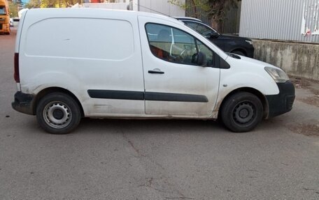 Peugeot Partner II рестайлинг 2, 2017 год, 650 000 рублей, 1 фотография