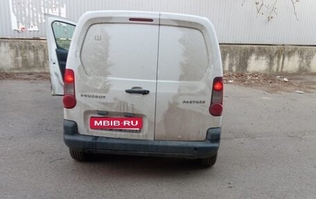 Peugeot Partner II рестайлинг 2, 2017 год, 650 000 рублей, 2 фотография