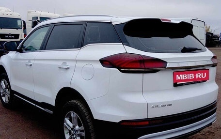 Geely Atlas, 2024 год, 1 885 000 рублей, 4 фотография