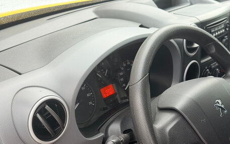 Peugeot Partner II рестайлинг 2, 2021 год, 2 750 000 рублей, 15 фотография