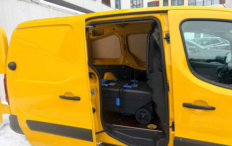 Peugeot Partner II рестайлинг 2, 2021 год, 2 750 000 рублей, 22 фотография