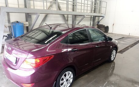 Hyundai Solaris II рестайлинг, 2013 год, 1 000 000 рублей, 8 фотография