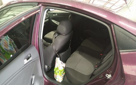 Hyundai Solaris II рестайлинг, 2013 год, 1 000 000 рублей, 11 фотография