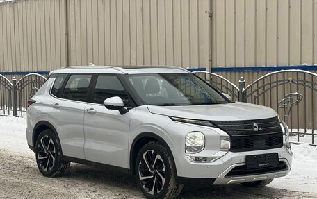 Mitsubishi Outlander, 2022 год, 3 990 000 рублей, 2 фотография
