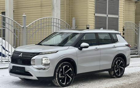 Mitsubishi Outlander, 2022 год, 3 990 000 рублей, 4 фотография